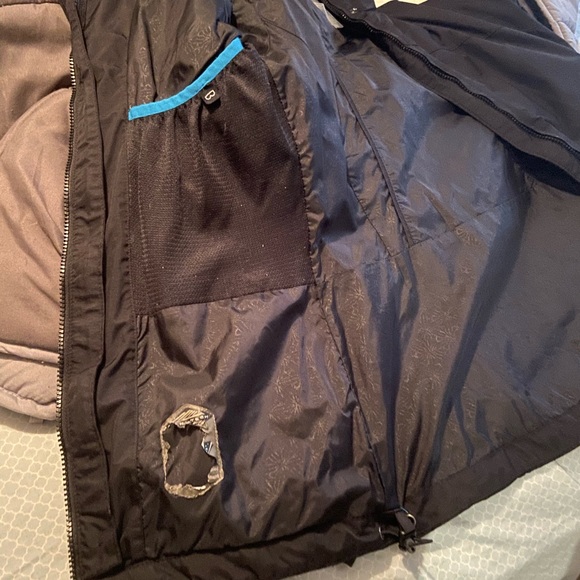 Columbia women’s rain jacket w/o the insert - Picture 7 of 7